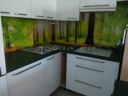 sklo za kuchynskou linku